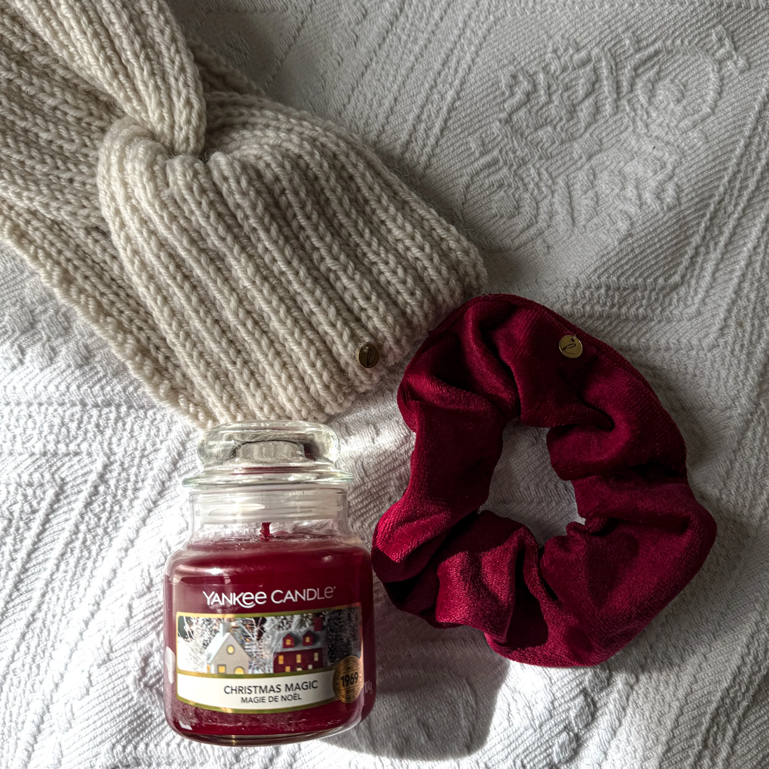 Christmas Giftbox with Custom Bauble - Image 3