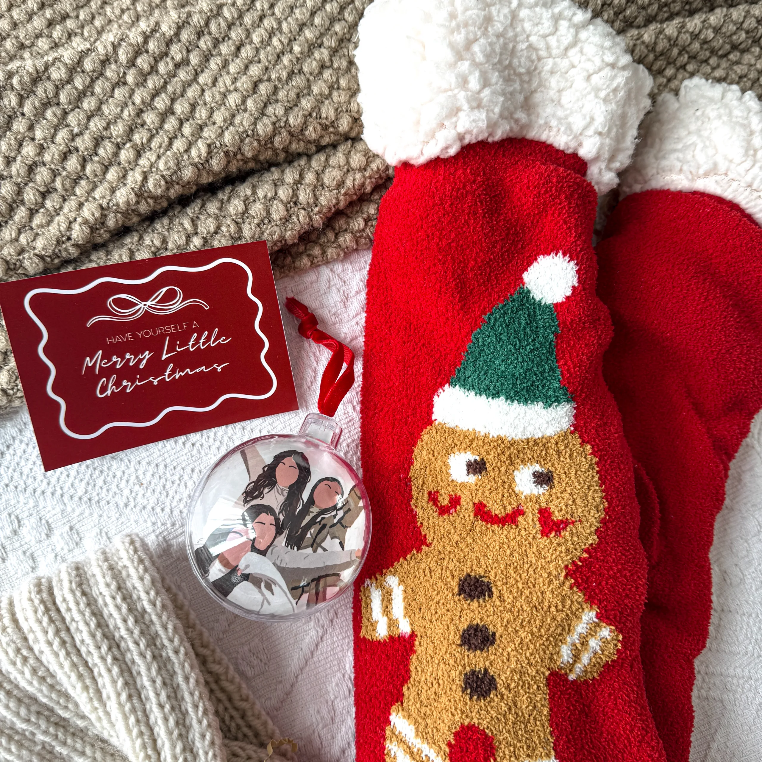 Christmas Giftbox with Custom Bauble - Image 2