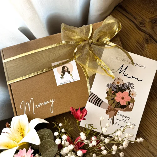 Mother’s Day Custom Illustration Box & FREE CARD